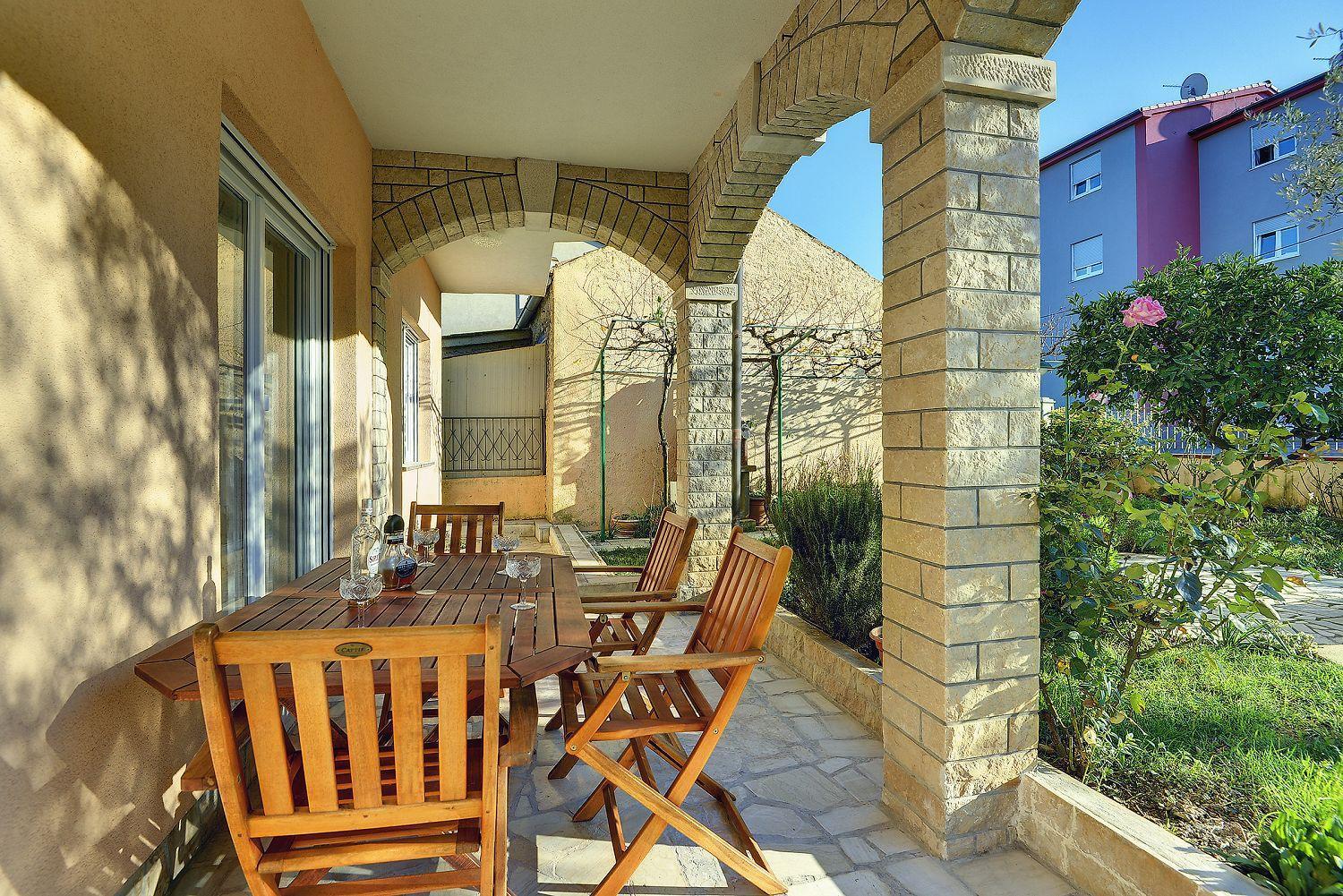 Apartment Ljuba พูลา ภายนอก รูปภาพ